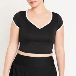 NWT Old Navy Active Powersoft Go-Dry Black and White Trimmed Crop Fitted T-Shirt